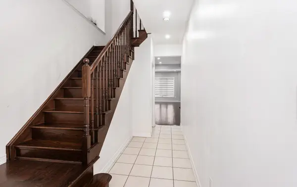 Brampton, ON L6X 5L3,106 Lanark CIR