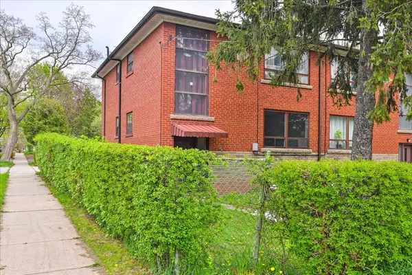 Oakville, ON L6L 3J4,203 Nelson ST #1