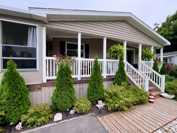 Ashfield-colborne-wawanosh, ON N7A 3Y2,52 Cherokee LN