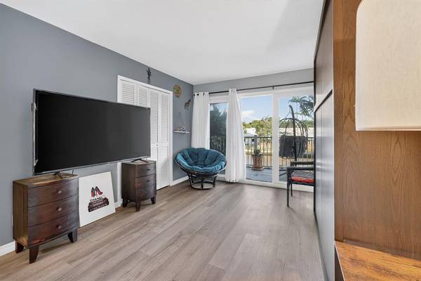 Fort Lauderdale, FL 33301,535 Hendricks Isle #208