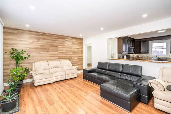 New Tecumseth, ON L9R 1B6,212 Albert ST W