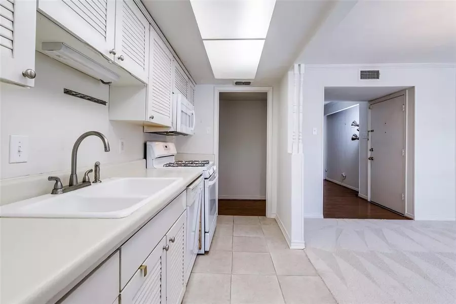 5833 Copperwood Lane #1131, Dallas, TX 75248