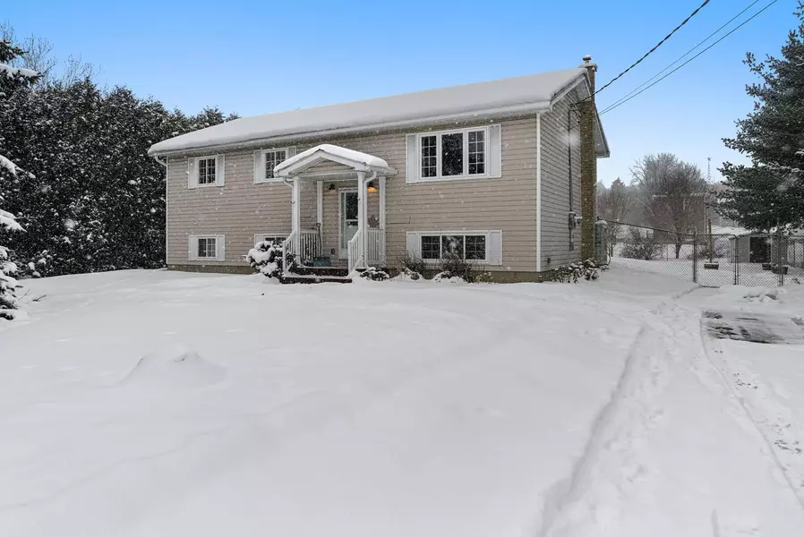 9 Peryl RD, Front Of Yonge, ON K0E 1R0