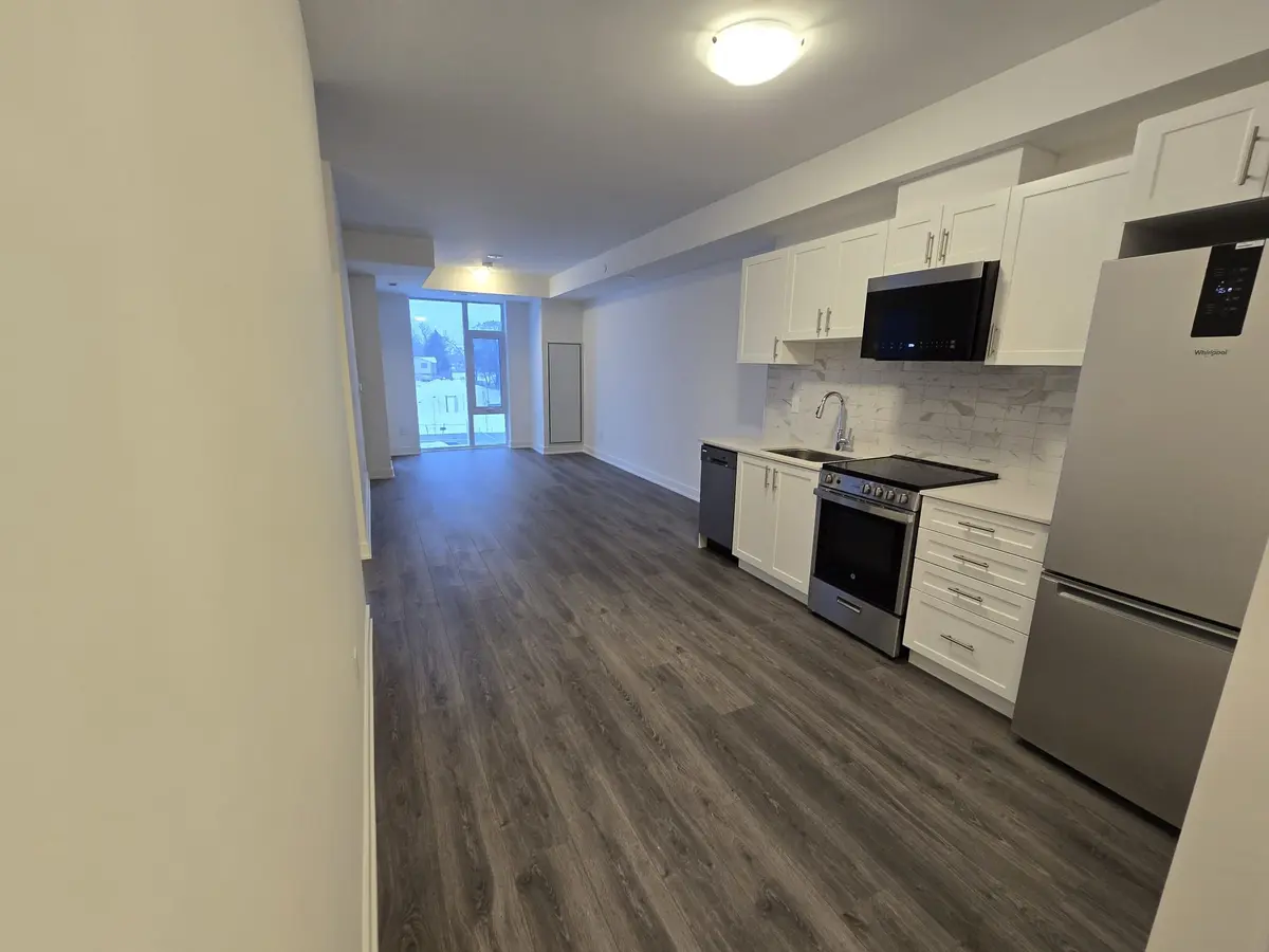 Newmarket, ON L3Y 2R3,705 Davis DR #201B