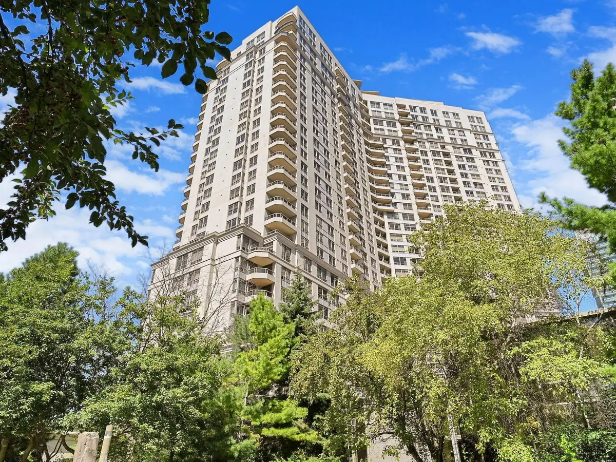 Mississauga, ON L5B 4P5,3888 Duke Of York BLVD #923