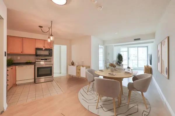 Toronto C01, ON M5V 3N2,650 Queens Quay W #302