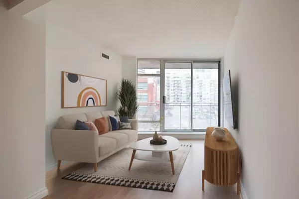 Toronto C01, ON M5V 3N2,650 Queens Quay W #302