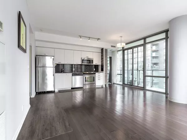 Toronto C01, ON M5S 1Z6,832 Bay ST #908