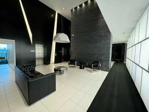 Toronto C01, ON M5V 0M2,125 Peter ST #1708