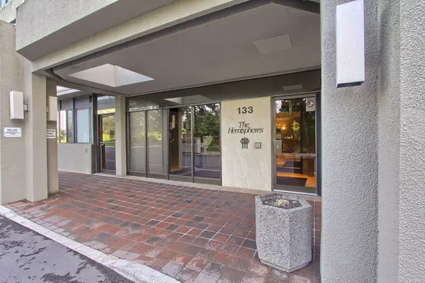 Toronto C07, ON M2R 3T2,133 Torresdale AVE #1604