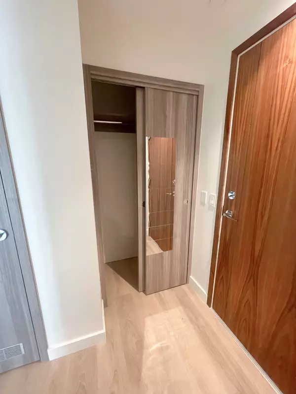 Toronto C15, ON M2K 0H1,85 Mcmahon DR #707