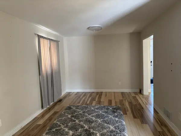 Whitby, ON L1R 1Z2,23 Winterberry DR