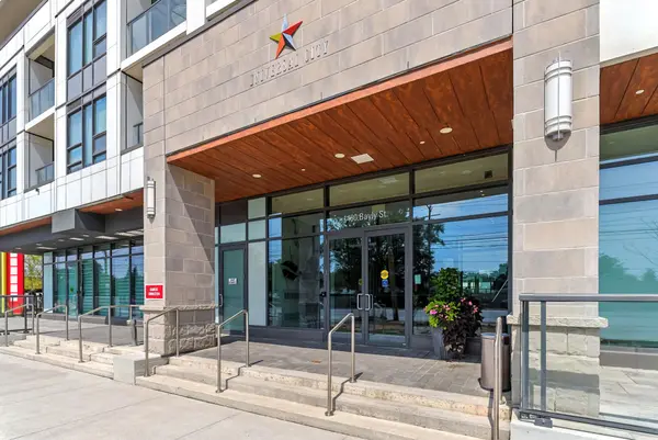 Pickering, ON L1W 0C2,1480 Bayly ST #1612