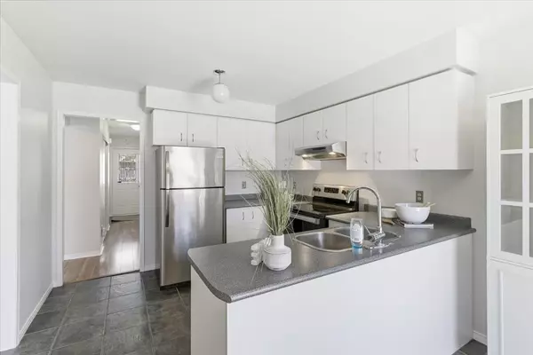 Clarington, ON L1C 4L8,54 Farncomb CRES