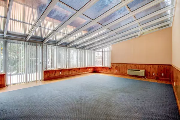 Markham, ON L3P 1J9,75 Southdale DR