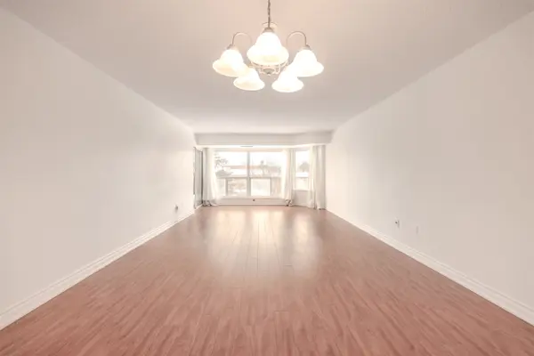 Richmond Hill, ON L4C 9V3,175 Cedar AVE #302