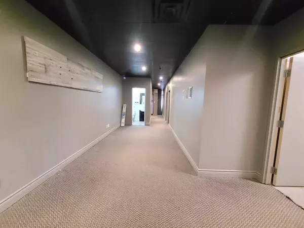 Vaughan, ON L4L 6B3,55 Winges RD #Unit 4