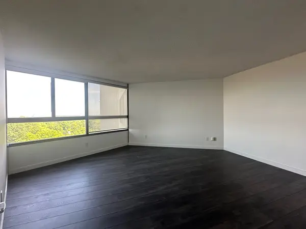 Mississauga, ON L4Y 3Z2,1300 Bloor ST #905