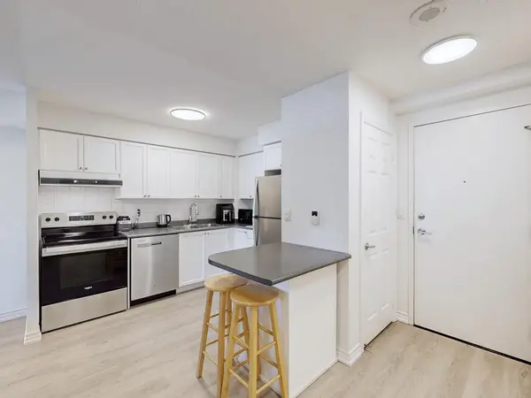 Mississauga, ON L5B 4P5,3888 Duke Of York BLVD #923