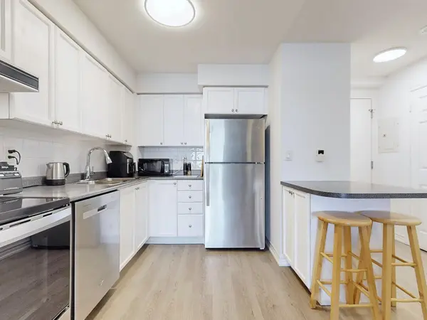 Mississauga, ON L5B 4P5,3888 Duke Of York BLVD #923