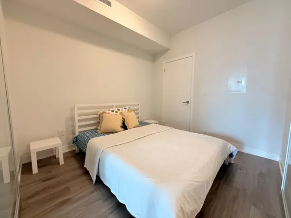 Mississauga, ON L5B 3M8,4130 Parkside Village DR #1709