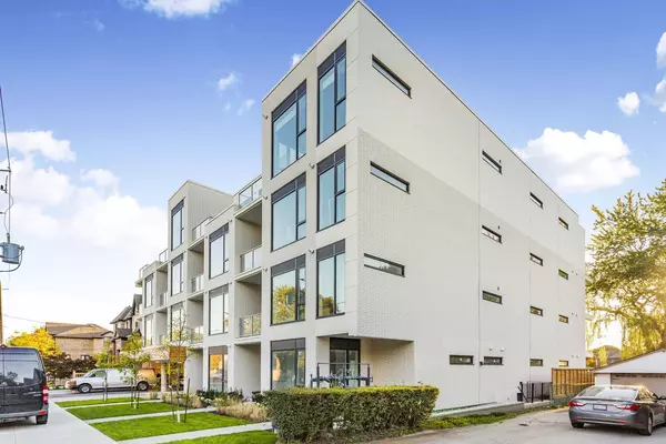 722 Marlee AVE #201, Toronto W04, ON M6B 3J7