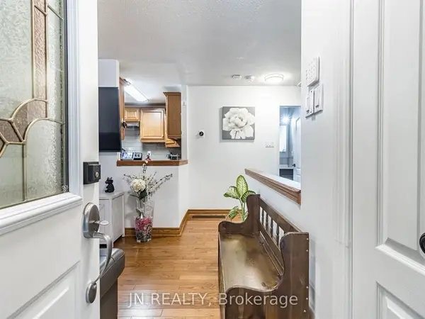 Brampton, ON L6S 1N7,23 Hazelglen CT