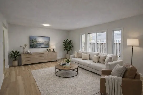 London East, ON N5V 4H8,131 Bonaventure DR #6