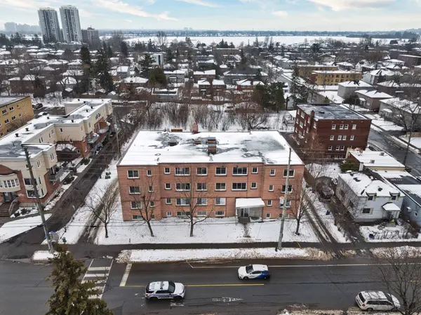 Carlington - Central Park, ON K1Z 7Z4,1216 Shillington AVE