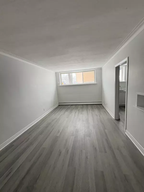 Carlington - Central Park, ON K1Z 7Z4,1216 Shillington AVE