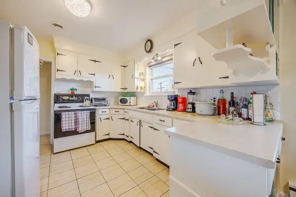 Thorold, ON L2V 3S1,24 Winslow CRES