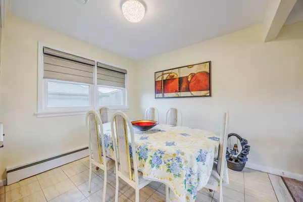 Thorold, ON L2V 3S1,24 Winslow CRES