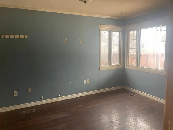 London East, ON N5Y 3A4,55 Connaught AVE