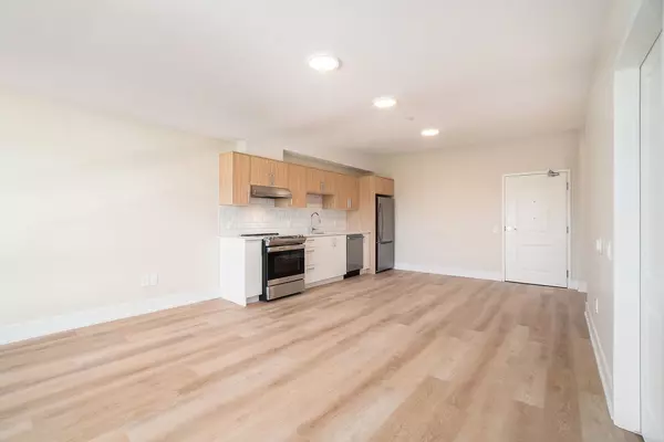 Arnprior, ON K7S 2J1,12 Thomas ST S #210