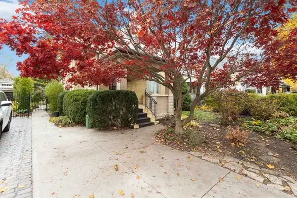 London East, ON N5Y 3P3,512 St James ST