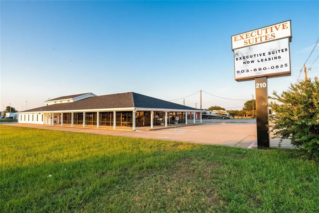 Gun Barrel City, TX 75156,210 W Main Street #33