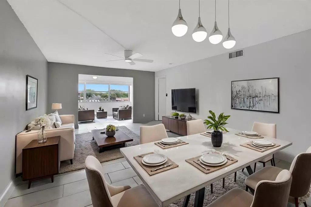 Sunrise, FL 33322,9861 Sunrise Lakes Blvd #303