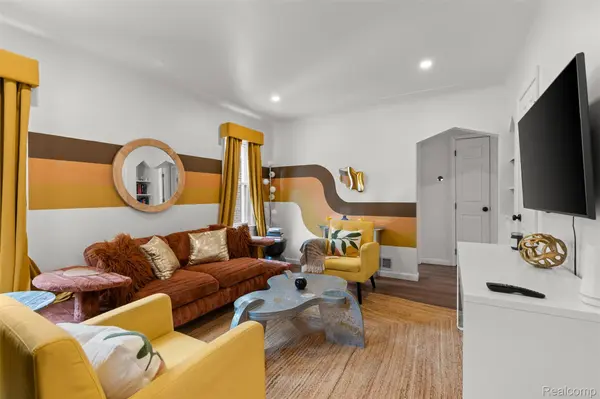 Detroit, MI 48221,16226 Santa Rosa DR