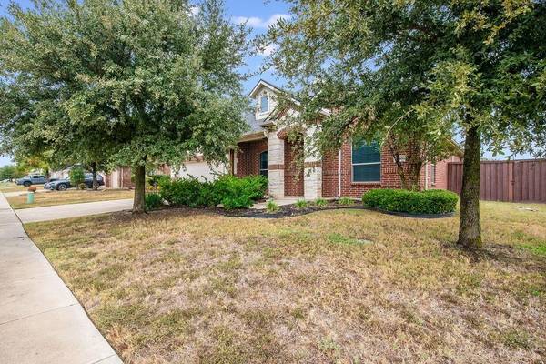 556 Bretts Way, Burleson, TX 76028