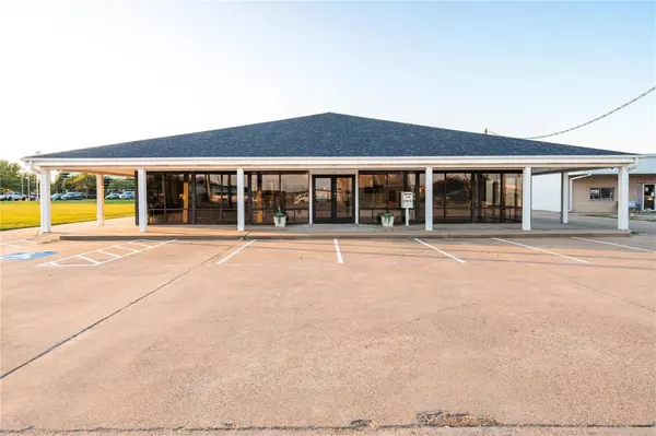 Gun Barrel City, TX 75156,210 W Main Street #33