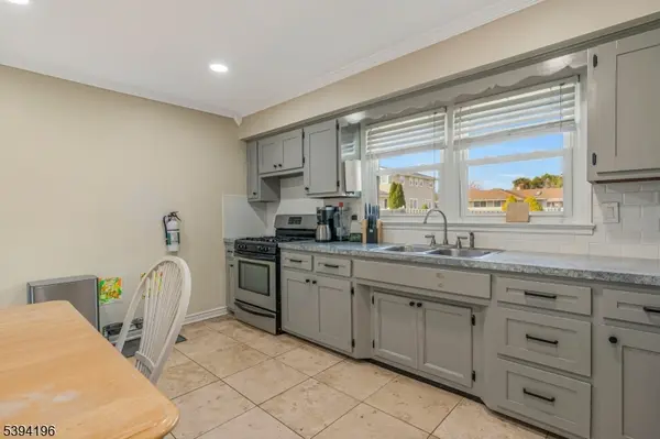 Manville Boro, NJ 08835,183 E Camplain Rd