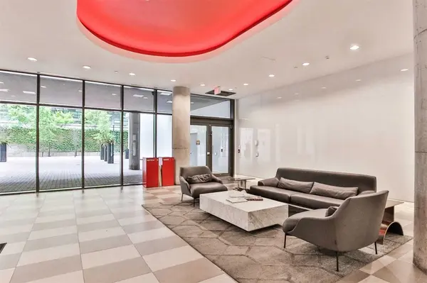 Toronto C01, ON M5V 0L5,461 Adelaide ST W #333