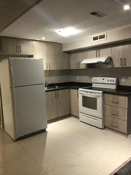 Toronto E10, ON M1E 3Y8,37 Brightside DR