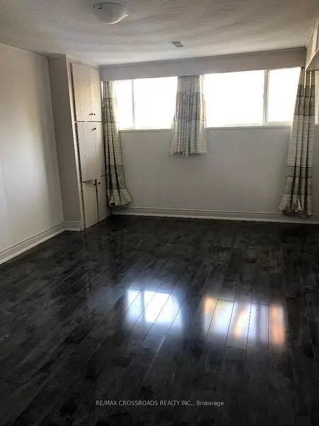 Toronto E10, ON M1E 3Y8,37 Brightside DR