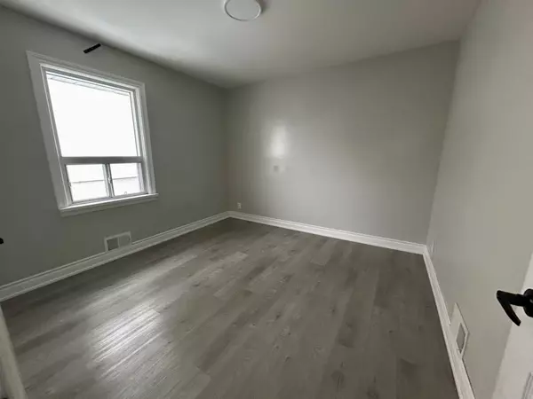 Whitby, ON L1N 4P2,1-931 Byron ST N