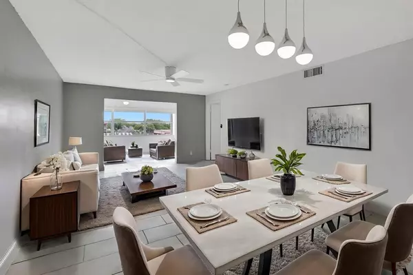 9861 Sunrise Lakes Blvd #303, Sunrise, FL 33322