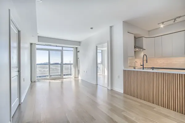 Richmond Hill, ON L4B 0E8,55 Oneida CRES #703