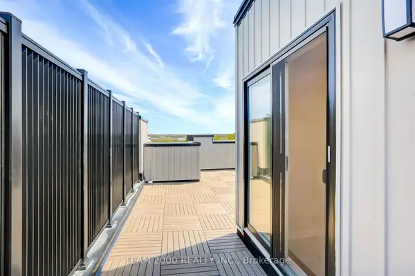 Bradford West Gwillimbury, ON L3Z 4M3,60 Baynes WAY #4