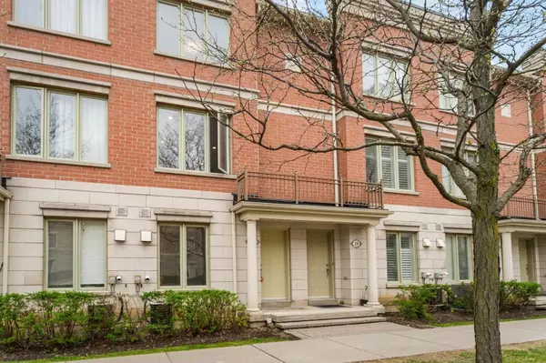 21 Galleria Pkwy #21, Markham, ON L3T 0A4