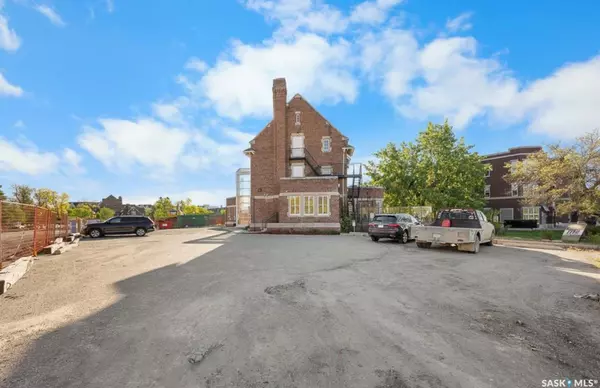 Regina, SK S4P 0C7,2445 Broad STREET #213